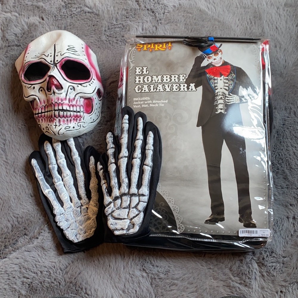 El Hombre Calavera Costume w/ accessories